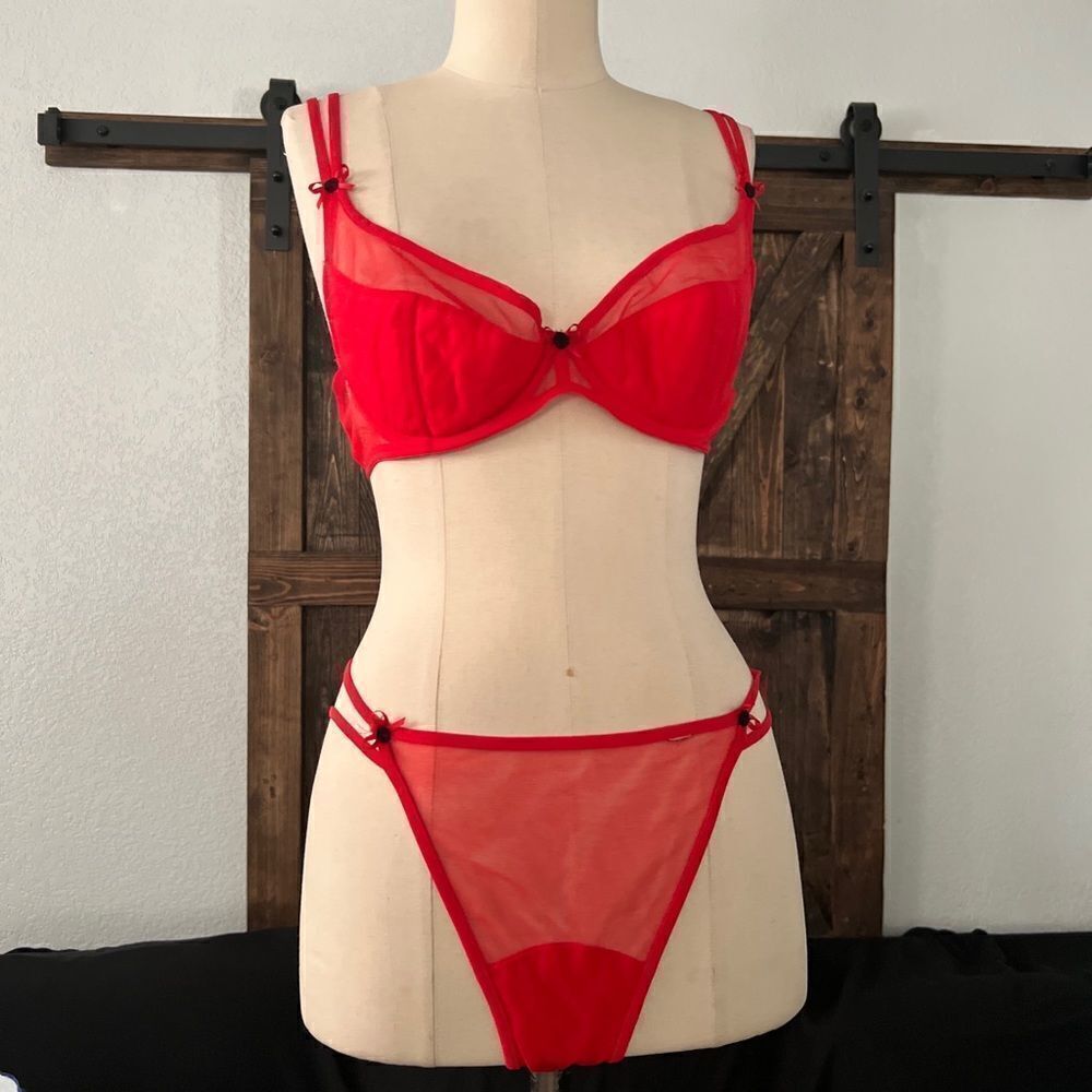 La Perla Malizia Size 36 Underwire Bra & Thong Set 2 String Panty Red Mesh Sexy